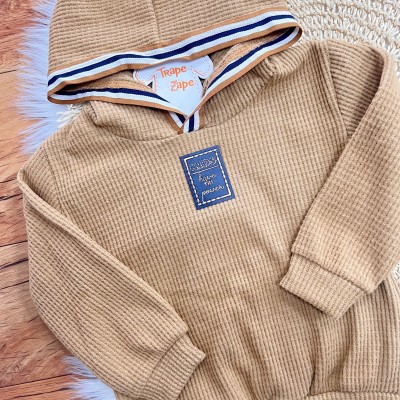 Conj. Casaco com Capuz Have This Power e Calça em Malha Wafle - Caramelo